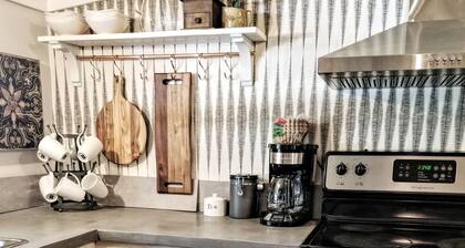 FIDDLEHEAD LOFT🌿 Peaceful & charming space 1.4 miles from I-81, Exit 29.