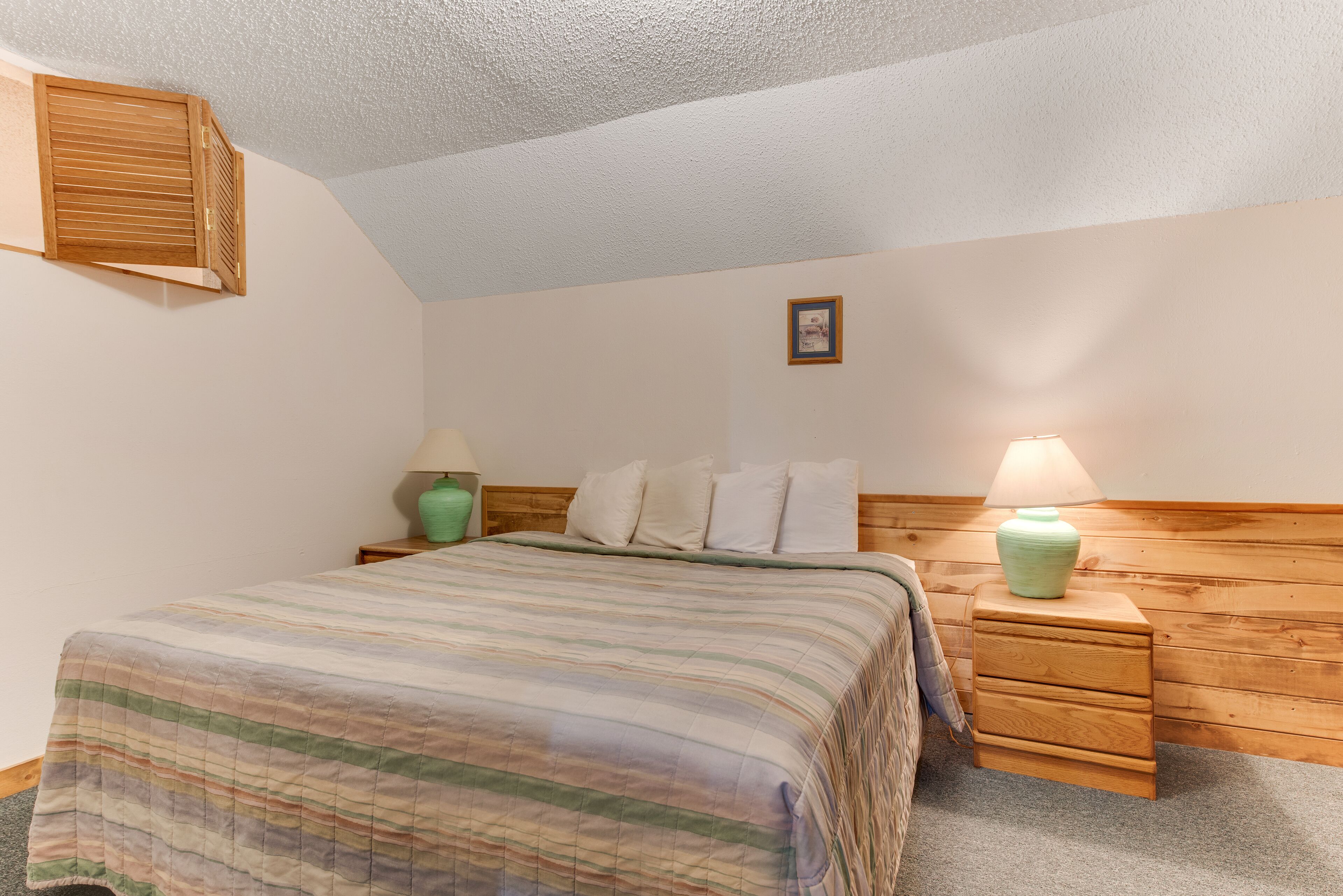 King Room with Kitchen at Dolores Mountain Inn