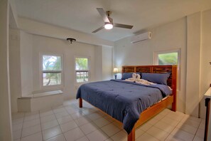 3 bedrooms, in-room safe, desk, iron/ironing board