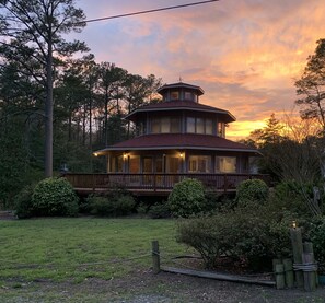 المنشأة من الخارج