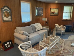 Smart TV, fireplace, DVD player