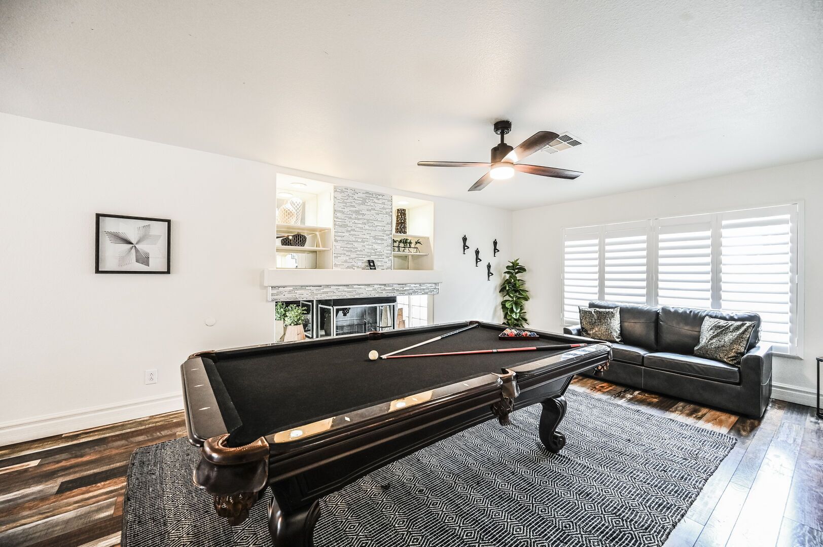 SVS: 6 Bedroom Henderson Home with Pool Table & Pool