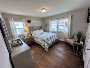 3 bedrooms, desk, iron/ironing board, free WiFi