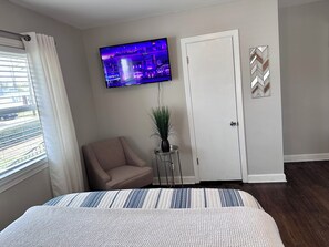 3 habitaciones, escritorio, tabla de planchar con plancha y wifi gratis 
