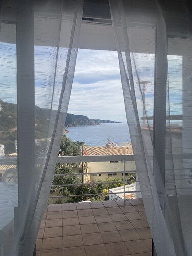 Great Apartment Next to the Sea