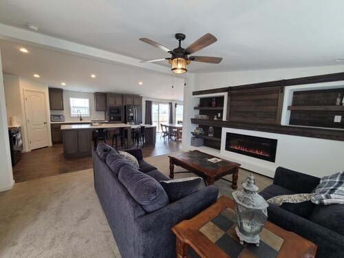 **Be at Home at Lake Mac**