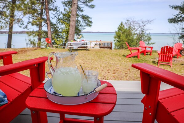 Outdoor dining - Torch Lake Sandbar Waterfront Home - with Dock! (Rapid City)