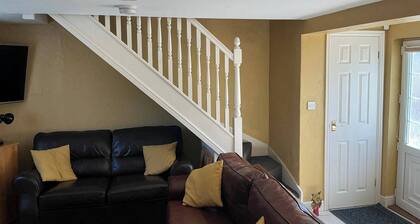 Sweetpea Cottage - Sleeps 5, Parking & Pets Ok