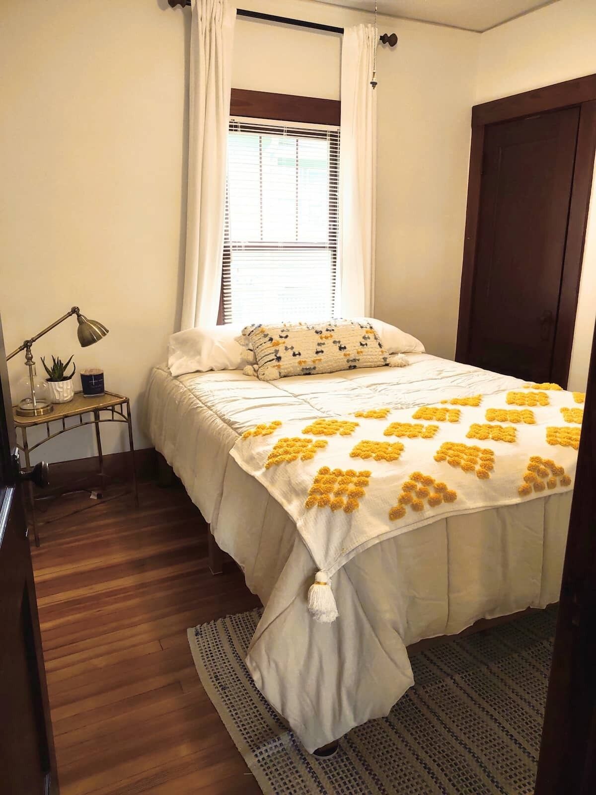 2 bedrooms, iron/ironing board, travel cot, free WiFi