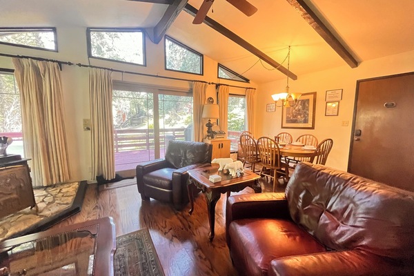 Smart-TV, peis og bøker