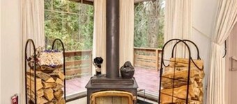 ManVee Lodge at Yosemite - Just 2 miles from the south gate entrance to Yosemite