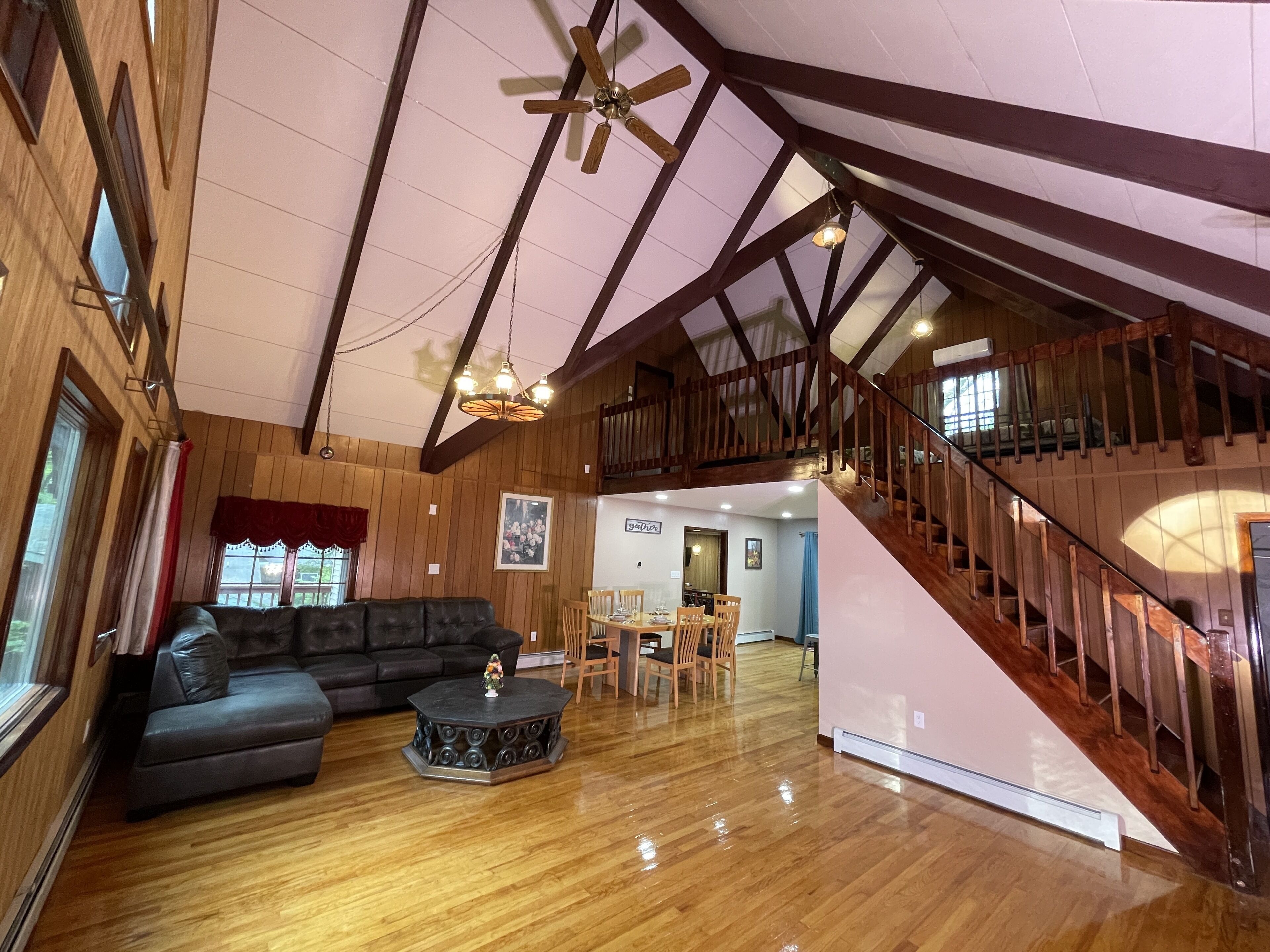 NEW Spacious Tri-Level Chalet By Kalahari! WEEKEND PROMO