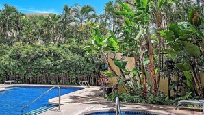 Pool - Honolulu Penthouse with Stunning Harbor, Aloha Tower, and Ocean Views (Honolulu)