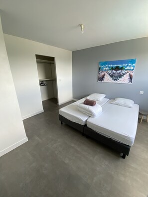 4 間睡房、免費 Wi-Fi