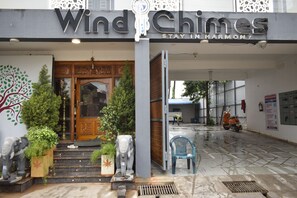Front of property - Wind Chimes Hotel (Vanur)