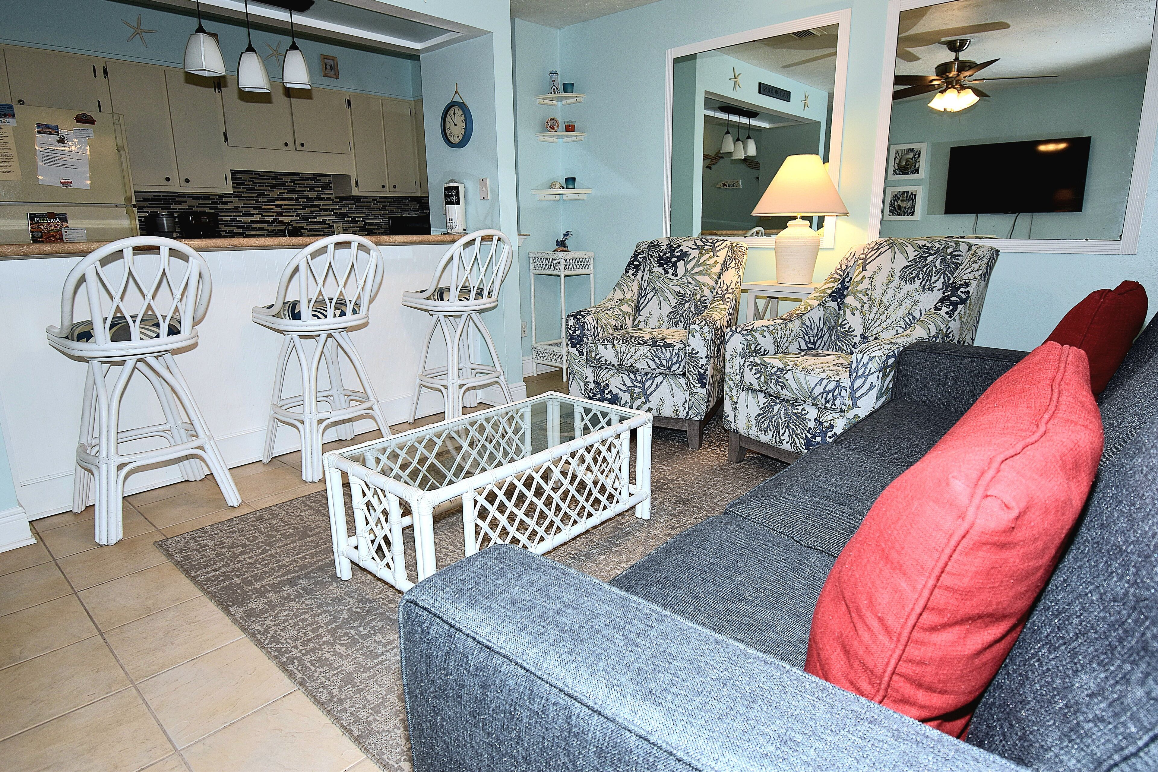 Fabulous 1BR Condo with amazing beach views sleeps 4.  Park by door.  Pool.
