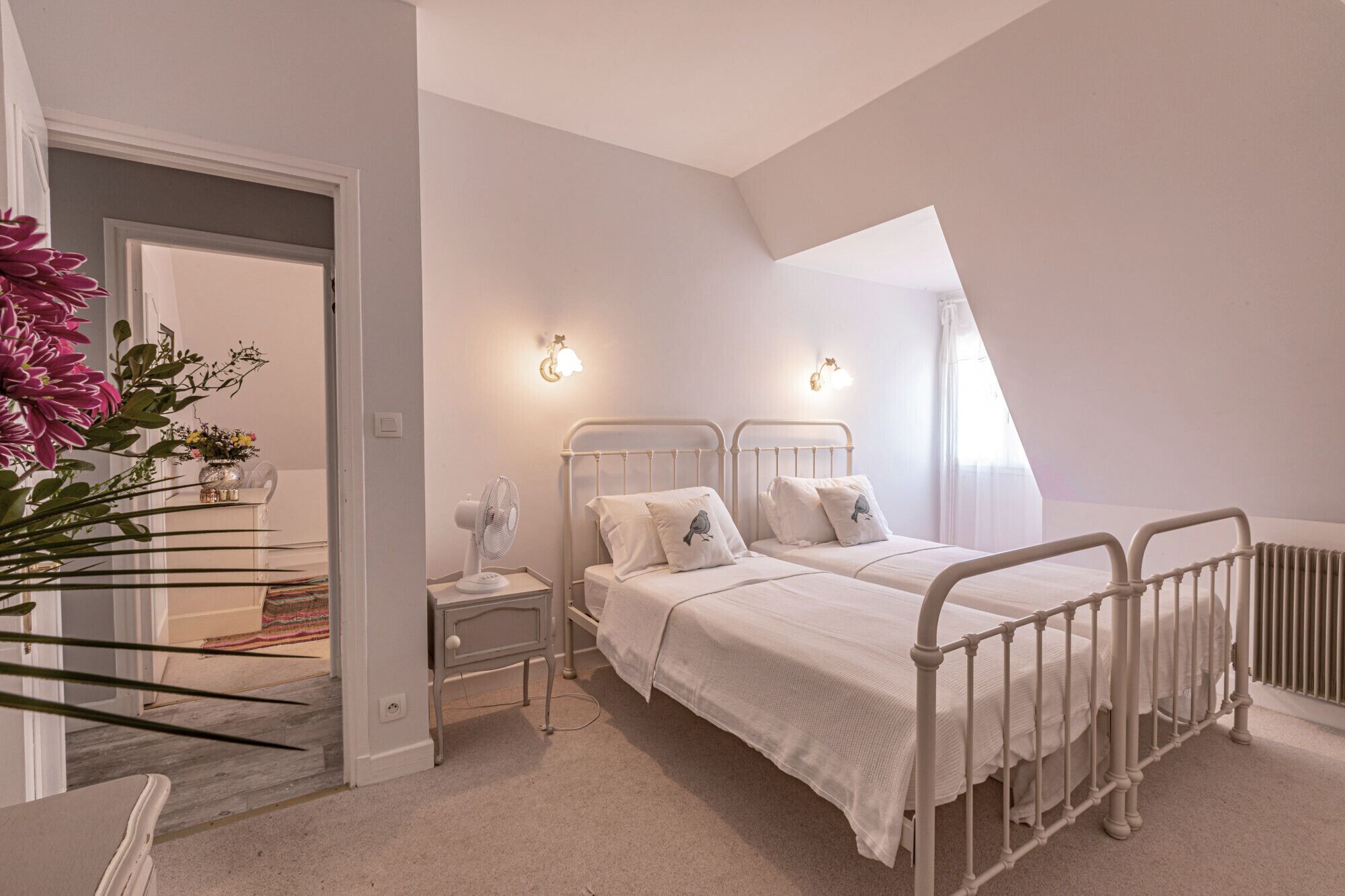 6 chambres, fer et planche à repasser, lit parapluie, Wi-Fi gratuit