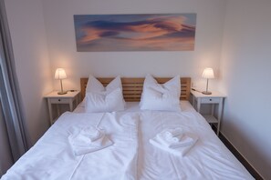 1 bedroom, iron/ironing board, free WiFi, bed sheets - Ferienwohung Mela 65 qm für max 2 Personen mit Terrasse Unterm Apfelbaum (Lindau (Bodensee))