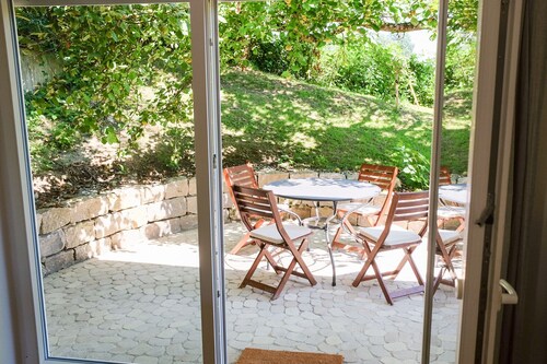 Ferienwohung Mela 65 qm für max 2 Personen mit Terrasse Unterm Apfelbaum