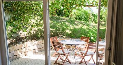 Ferienwohung Mela 65 qm für max 2 Personen mit Terrasse Unterm Apfelbaum