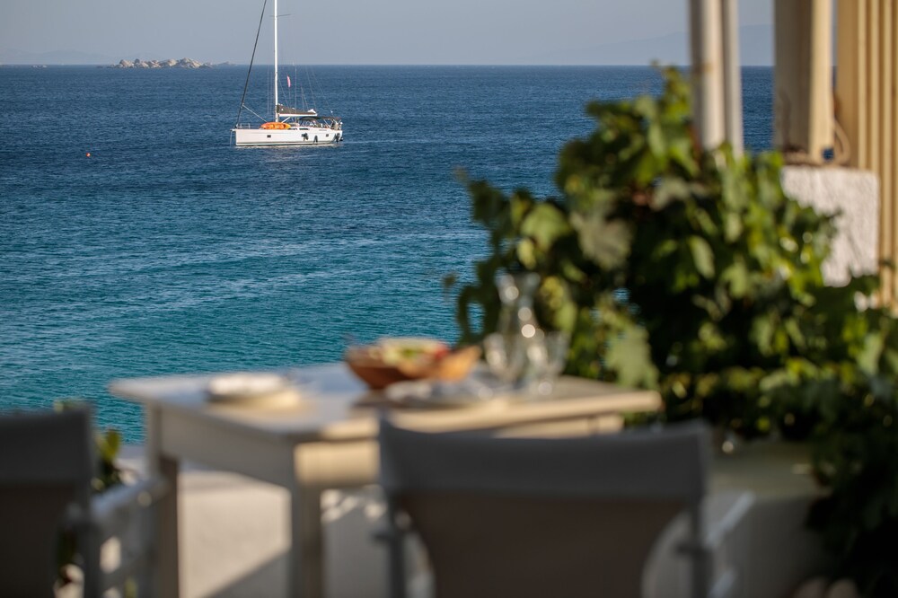 Avali Deluxe Suite I