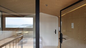O Grand (Double Standing Balcony Sea) | Skrivebord, skrivebord for bærbar PC, lydisolert og wi-fi (inkludert)
