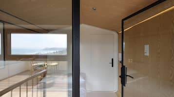 O Grand (Double Standing Balcony Sea) | ์ฑ
์, ๋
ธํธ๋ถ ์์
๊ณต๊ฐ, ๋ฐฉ์ ์ค๋น, ๋ฌด๋ฃ WiFi