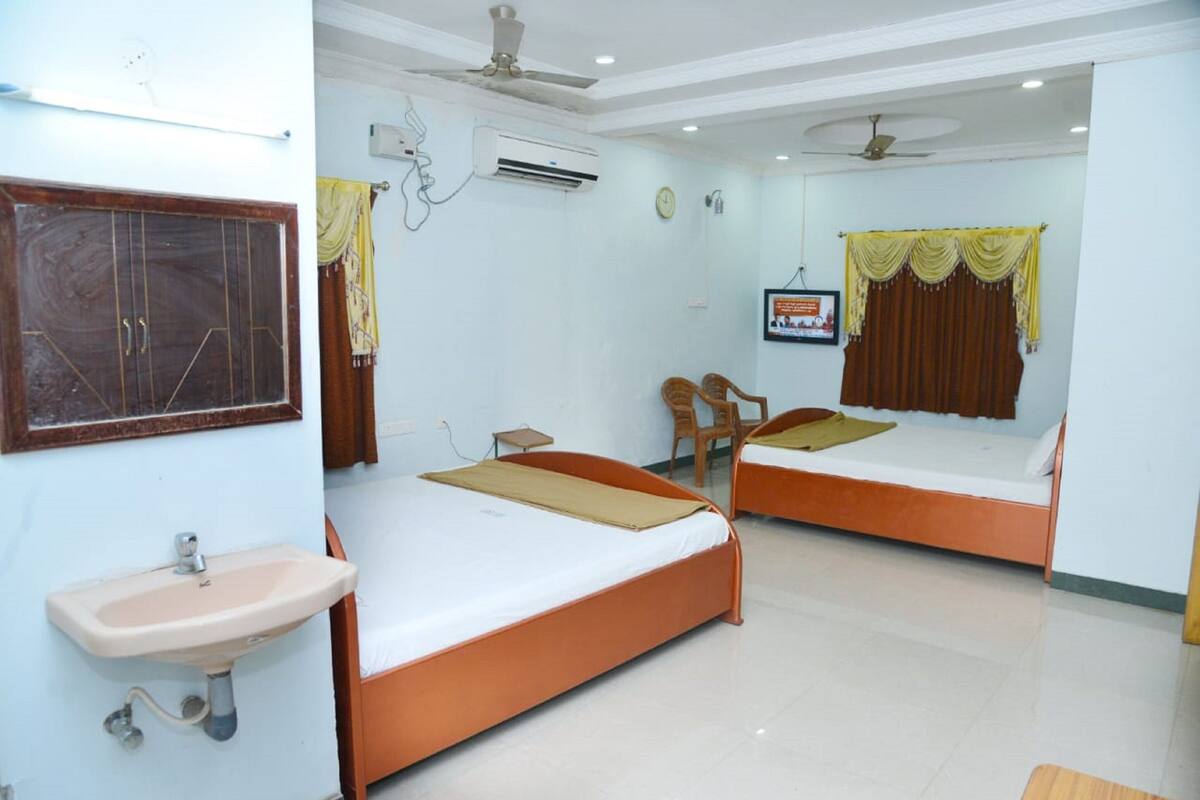 Premium bedding, free WiFi, bed sheets