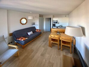 TV - Studio in Les Orres center for 4 with balcony, near shops and activities (Les Orres)