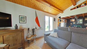 Unclassified image, 4 of 36, button - Seaside House with Garden, Terrace, and Studio – 6 Guests, Near Beach and Shops (Noirmoutier-en-l'Île)