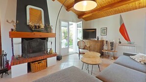 Unclassified image, 3 of 36, button - Seaside House with Garden, Terrace, and Studio – 6 Guests, Near Beach and Shops (Noirmoutier-en-l'Île)