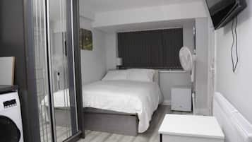 1 bedroom, free WiFi, bed sheets