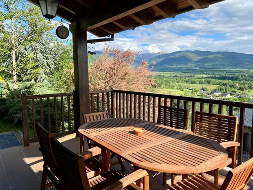 Chalet Familiar con Espectaculares Vistas
