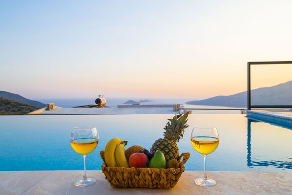 Indoor pool, outdoor pool - Villa Deluxe Kalkan (Kas)