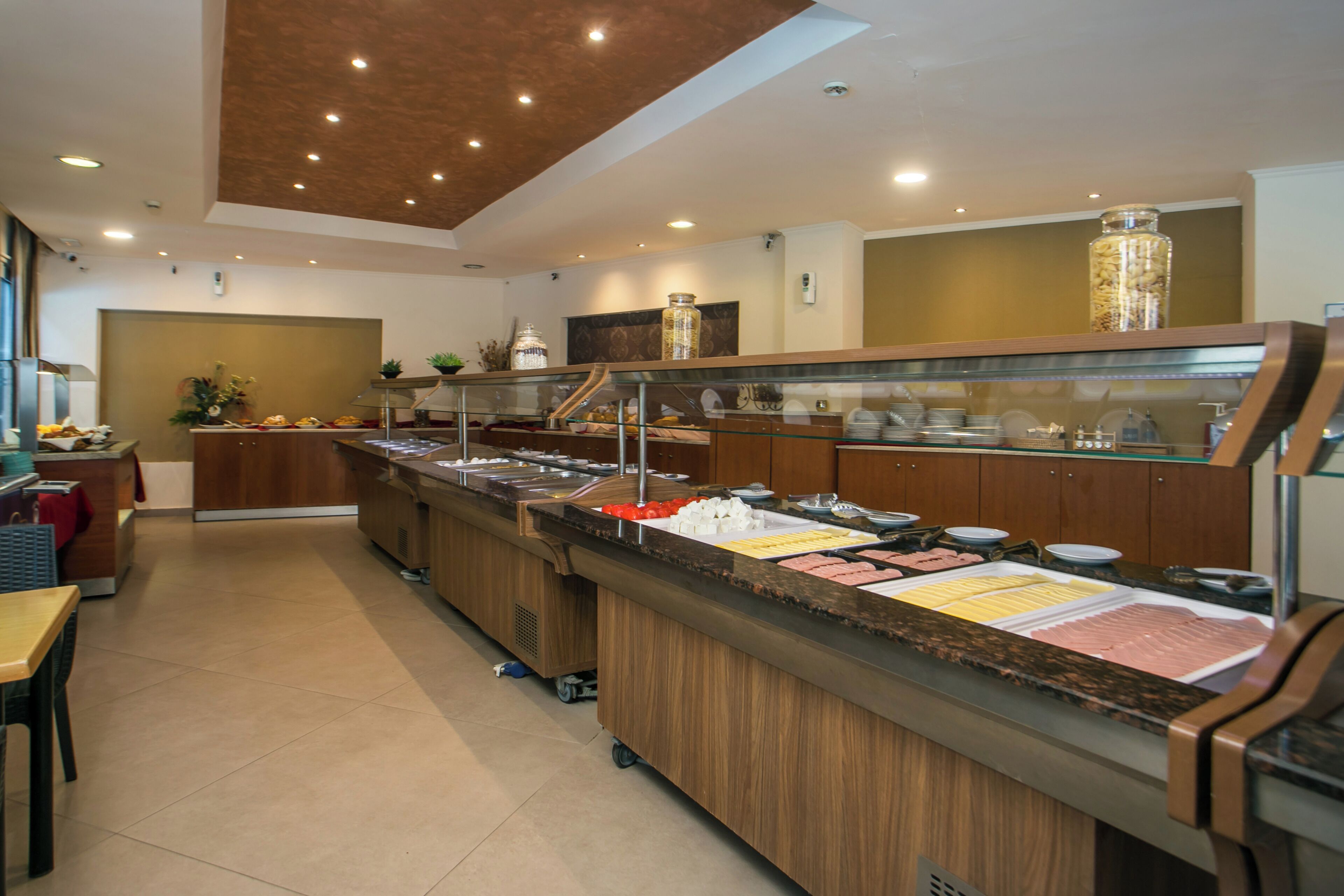 Desayuno buffet todos los días (con cargo) 