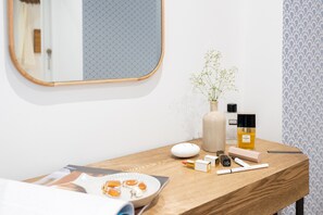 Apartamento superior | Caja fuerte, tabla de planchar con plancha, wifi gratis