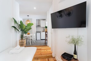 Apartamento superior | Caja fuerte, tabla de planchar con plancha, wifi gratis