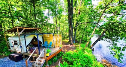 Hudson Valley’s Waterfront Camping Getaway with electric, water and KAYAKS!