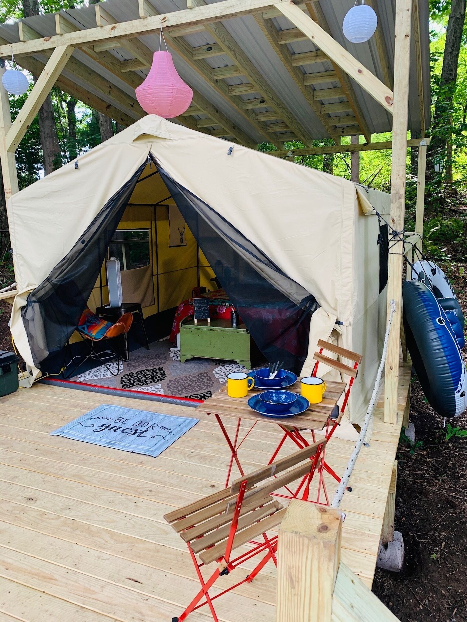 Hudson Valley’s Premier Waterfront Glamping Getaway with electric and water! 