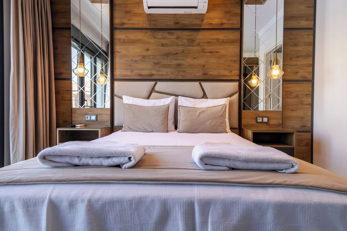 standard double room | 2 bedrooms, in-room safe, desk, free wifi