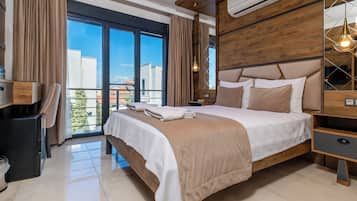 Standard Double Room | 2 bedrooms, in-room safe, desk, free WiFi