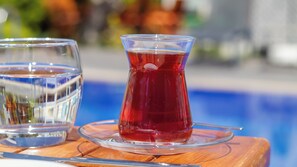 Petit déjeuner complet compris tous les jours