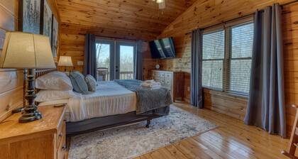 Hidden Hills, Cabin for Family Getaway with Mountain Views! - Hot Tub and Wifi