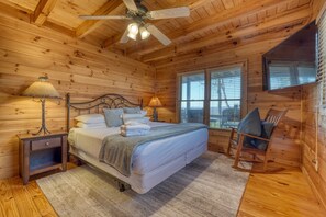 4 bedrooms, free WiFi, bed sheets - Hidden Hills, Cabin for Family Getaway with Mountain Views! - Hot Tub and Wifi (Blairsville)