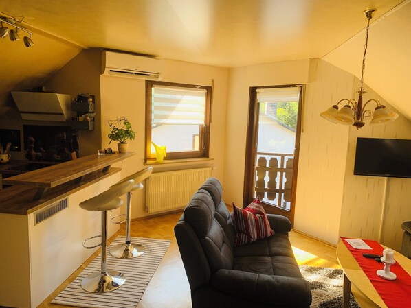 Fernseher, Stereoanlage