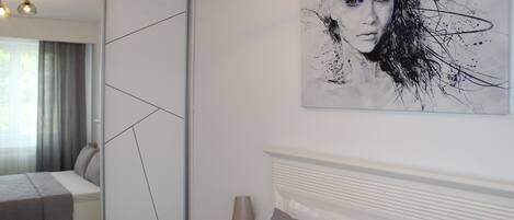 1 slaapkamer, een strijkplank/strijkijzer, gratis wifi, beddengoed