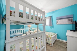 2 bedrooms, iron/ironing board - 2 br/2 ab North OC, oceanblock sleeps 7 (Ocean City)