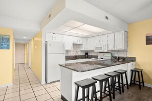 Fridge, microwave, stovetop, dishwasher