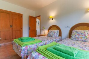 3 bedrooms, iron/ironing board, travel cot, WiFi