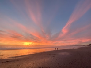 Beach nearby - Seascape Beauty with Distant Ocean View-Sleeps 8! (Aptos)